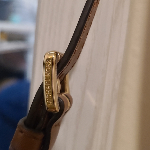 Michael Kors Brown and Cream Signature Satchel - Picture 4 of 15